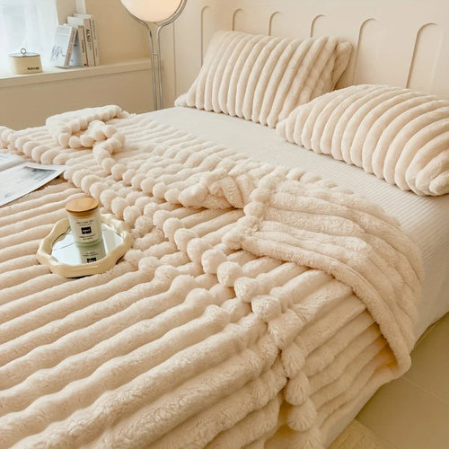 MarshmallowHug™ – Ultra-Soft Winter Fur Blanket